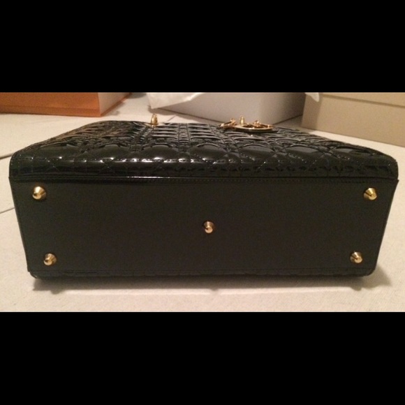 Ladi Dior Bag - Picture 6 of 7